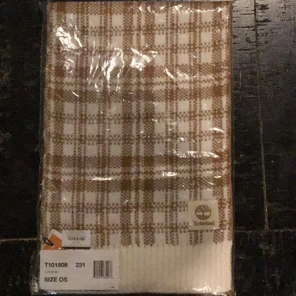 Women’s plaid scarf